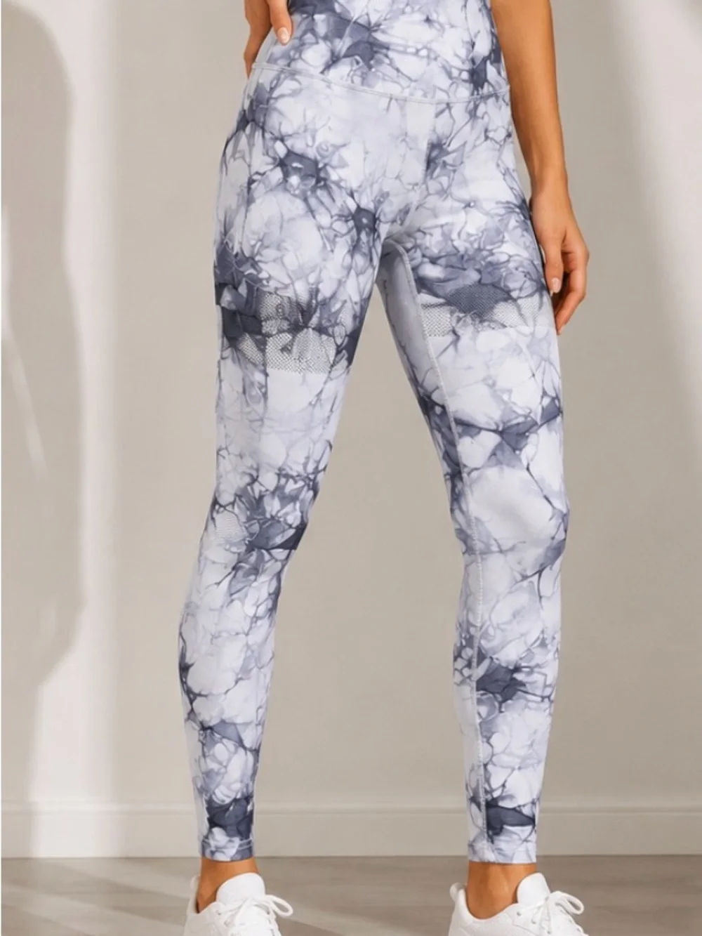 Tie-Dye High-Waist Active Leggings - Dark & light blue